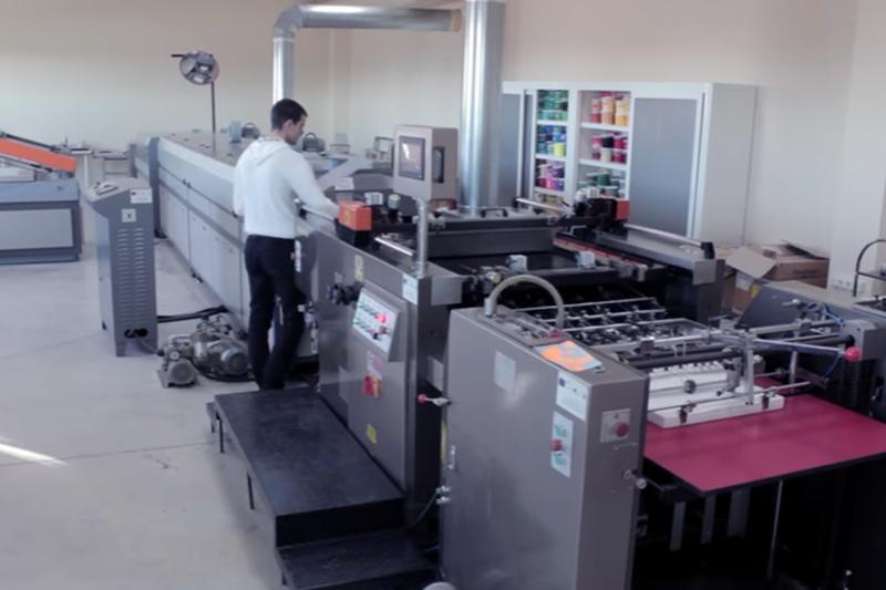 Cliente de Bulgaria compra máquina para impresiones sobre prendas por transferencia de calor