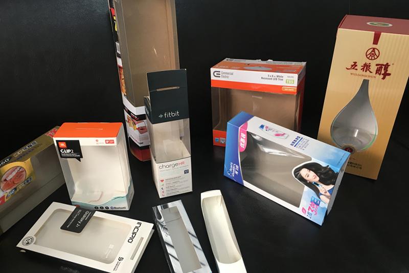 Máquina para armado de cajas de cartón con visor
