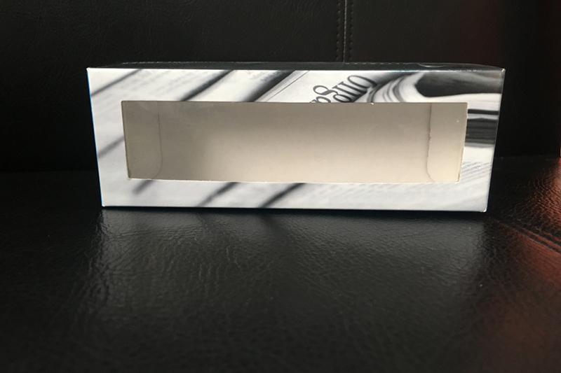 Máquina para armado de cajas de cartón con visor